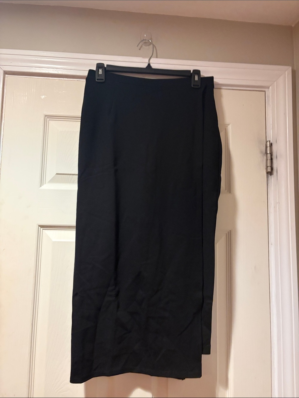 Sassiest Stretch Midi Skort in Black M